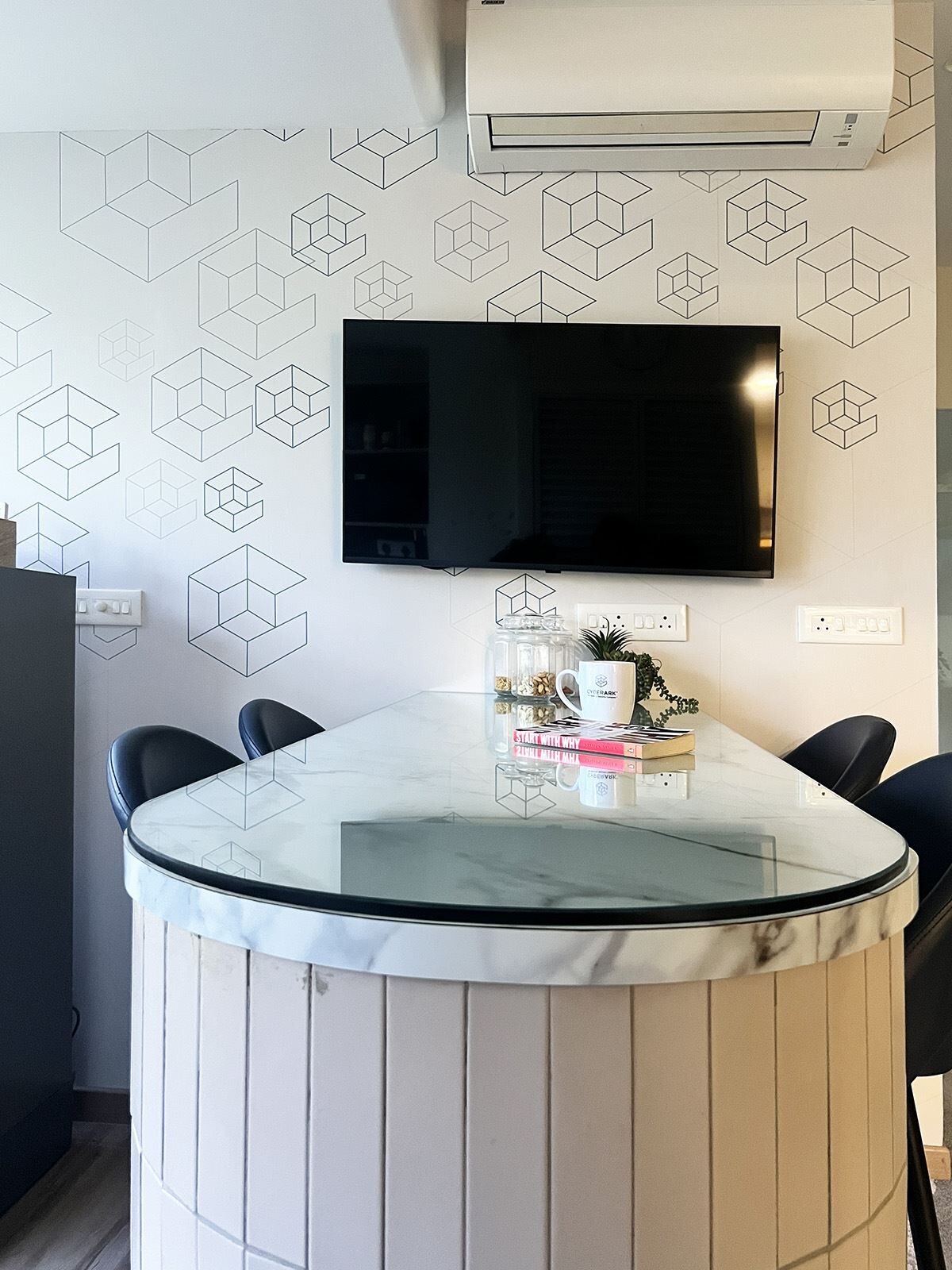 Custom wallpaper – The Wall Chronicles