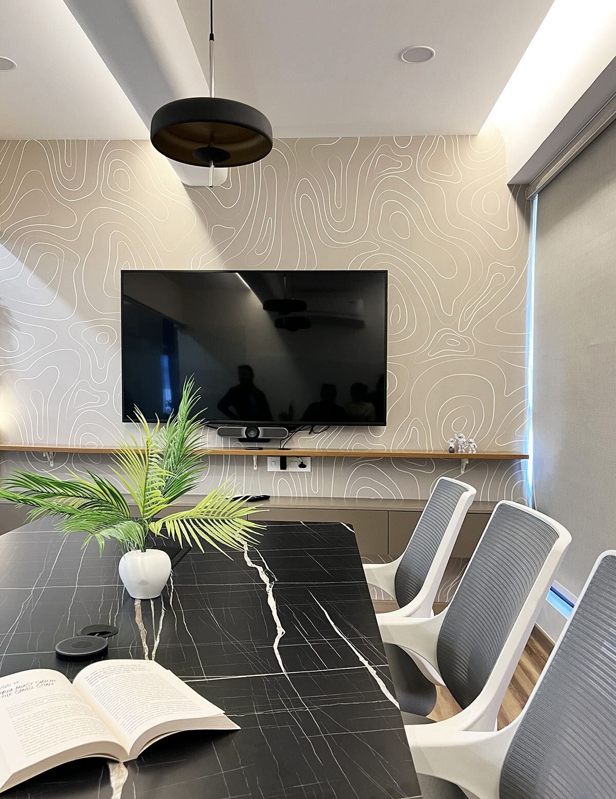 Wallpaper installation – The Wall Chronicles