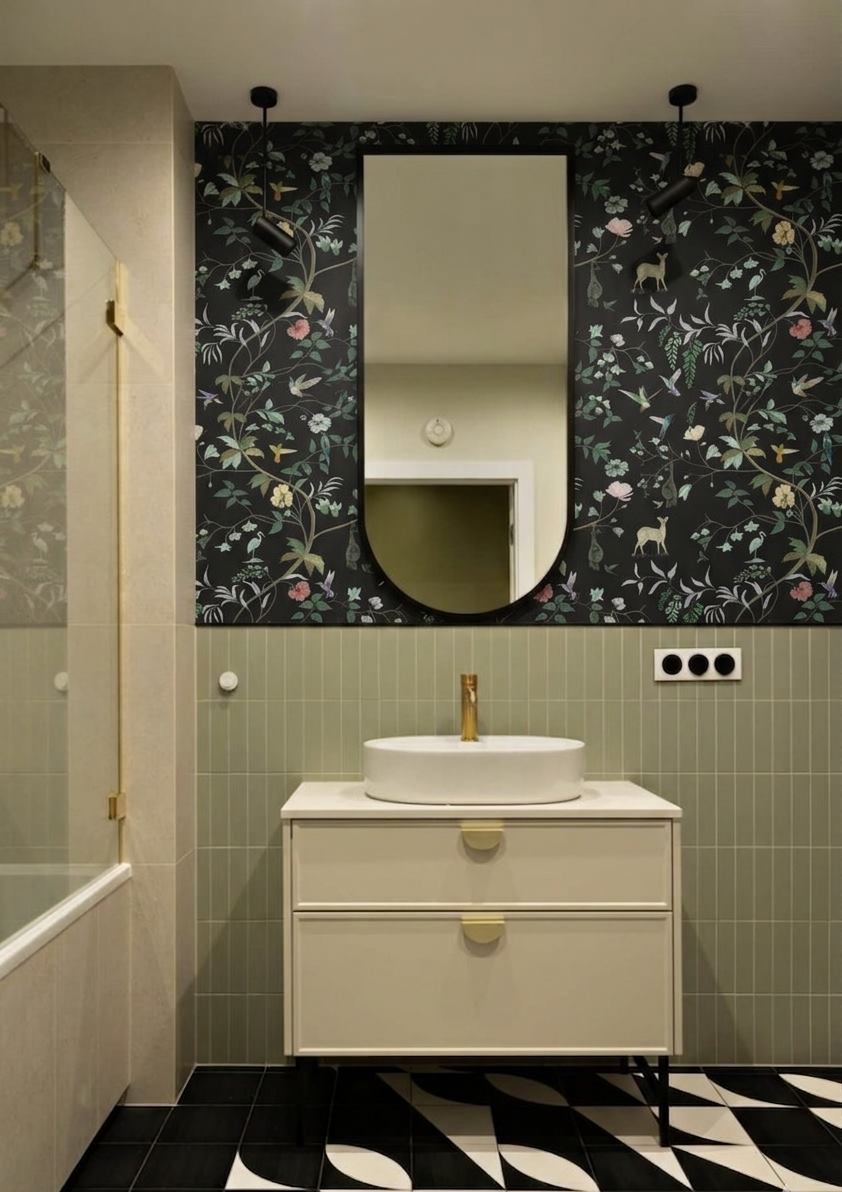 Garden Chinoiserie Black powder room wallpaper – The Wall Chronicles